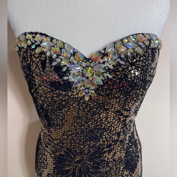 NWT Prom Victoria’s Sequins Rhinestones Black/Gold Gown Dress Women’s Size 6 - Picture 2 of 16